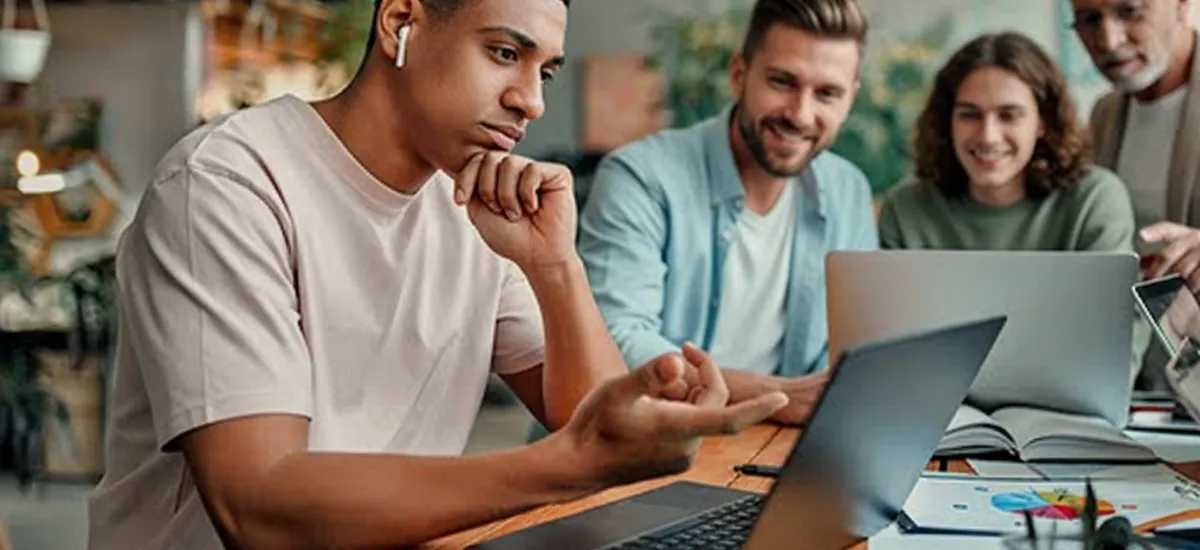 Buchhaltung outsourcen – wann lohnt es sich? Kosten & Vorteile